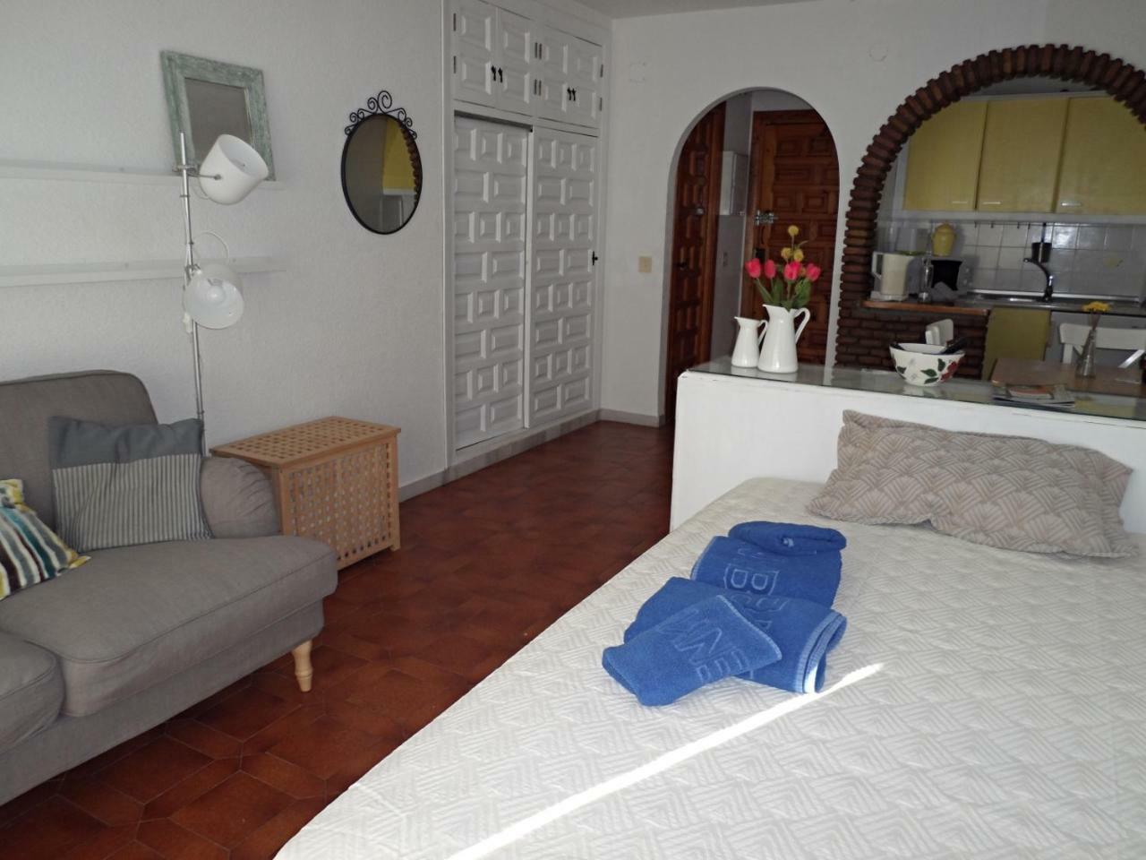 Palmeras 55 Menyber Apartment Nerja Exterior photo