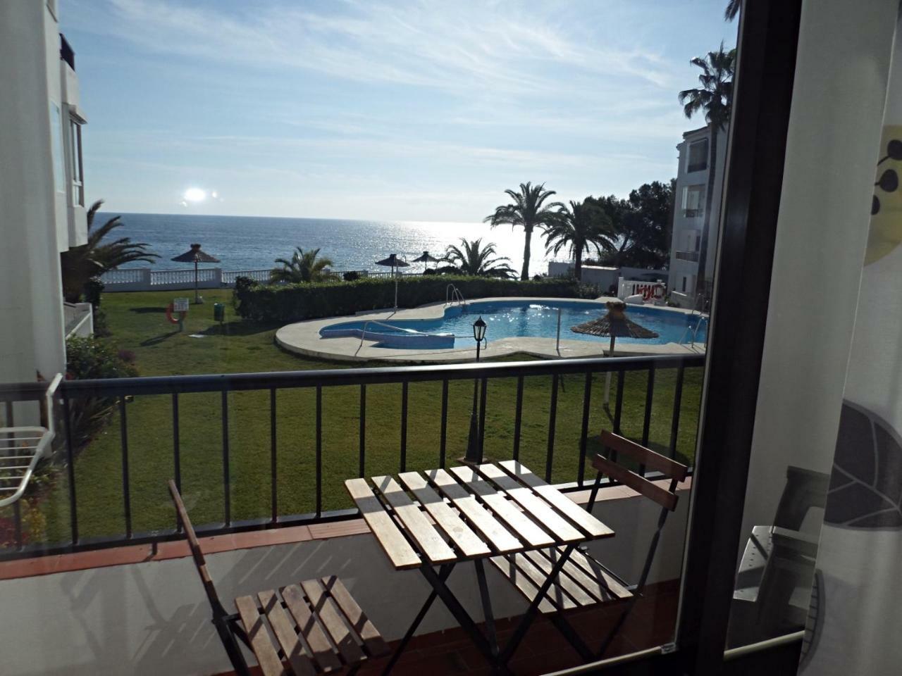 Palmeras 55 Menyber Apartment Nerja Exterior photo